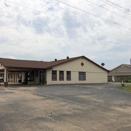 Rexdale Inn Seminole Bagian luar foto