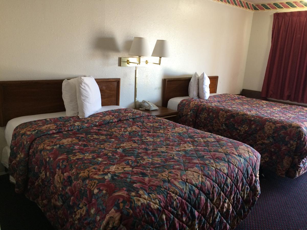 Rexdale Inn Seminole Bagian luar foto