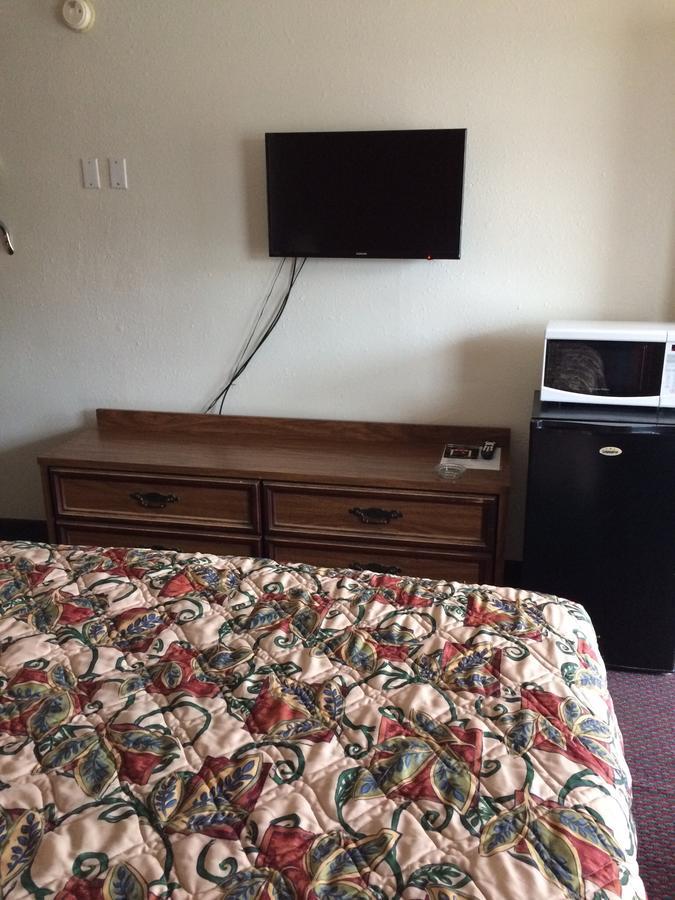 Rexdale Inn Seminole Bagian luar foto