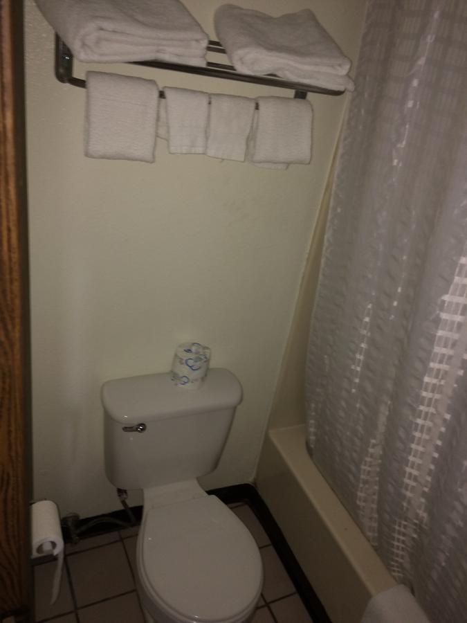 Rexdale Inn Seminole Bagian luar foto