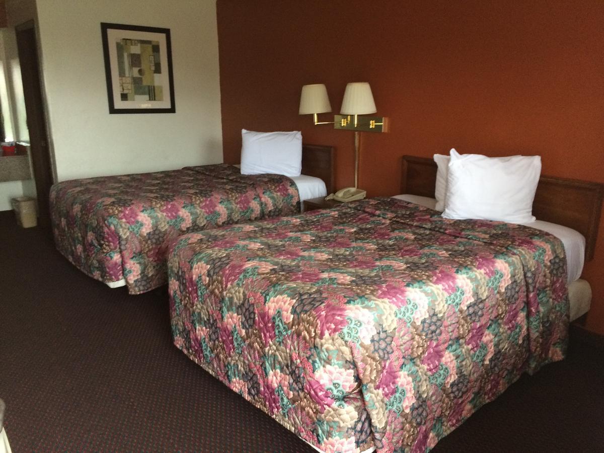 Rexdale Inn Seminole Bagian luar foto