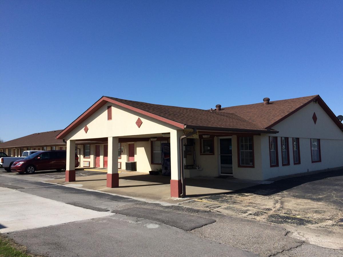 Rexdale Inn Seminole Bagian luar foto