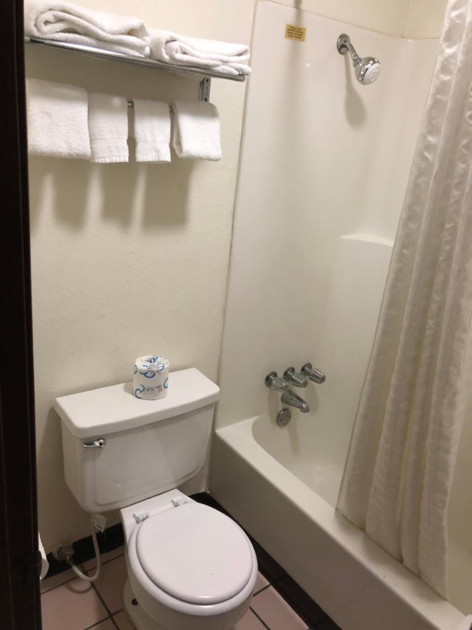 Rexdale Inn Seminole Bagian luar foto