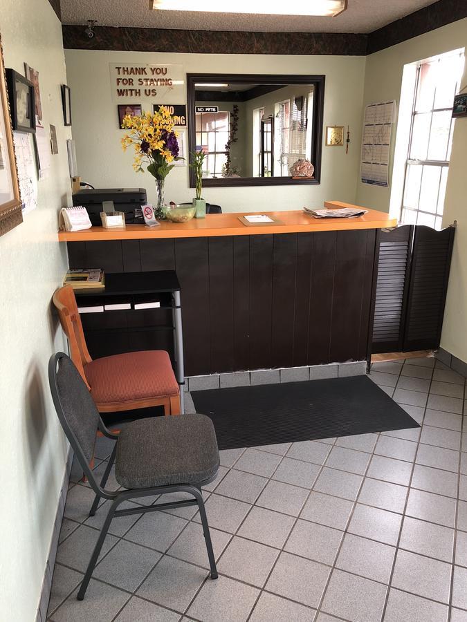 Rexdale Inn Seminole Bagian luar foto